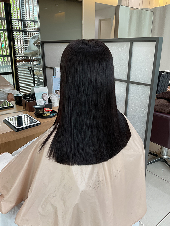 弱酸性縮毛矯正後の写真